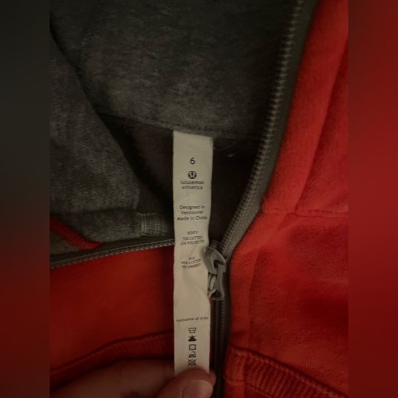 Lululemon size 6 scuba - Picture 2 of 2